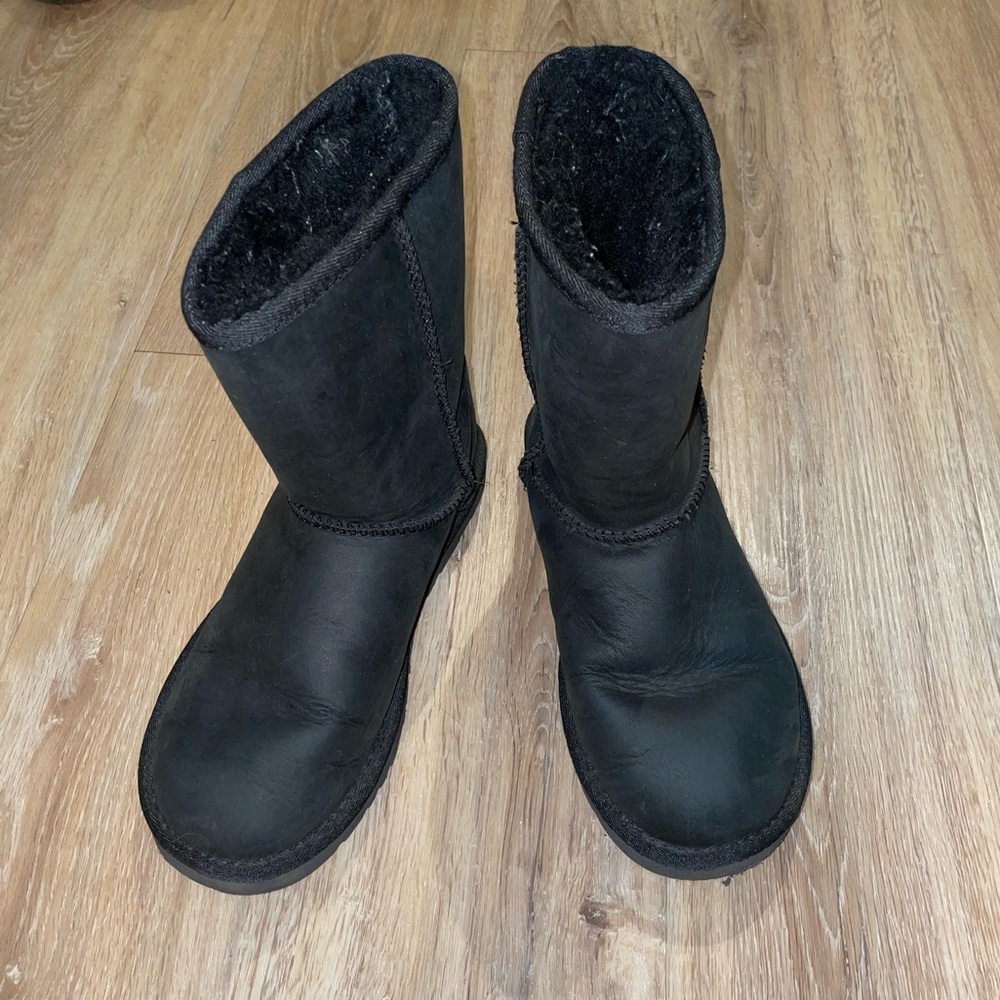 UGG Australia Women’s Classic Short Boots